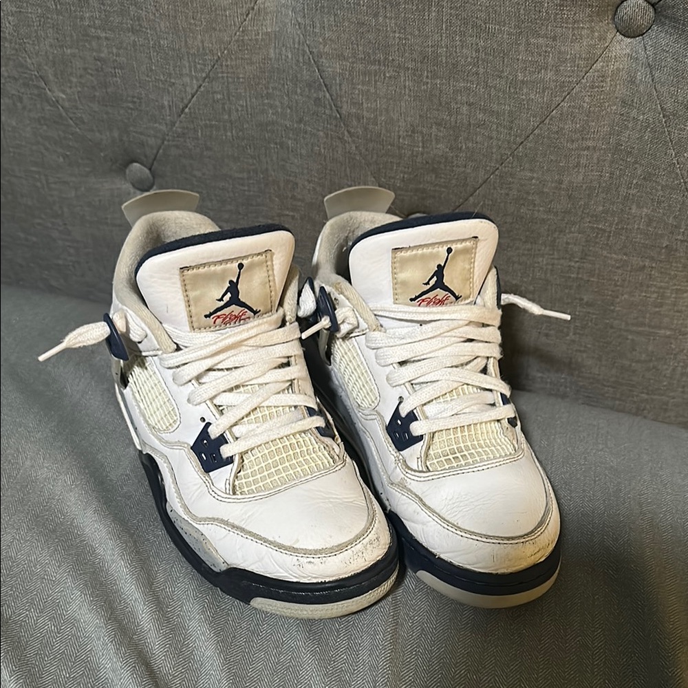 Jordan 4 Midnight Navy Beaters